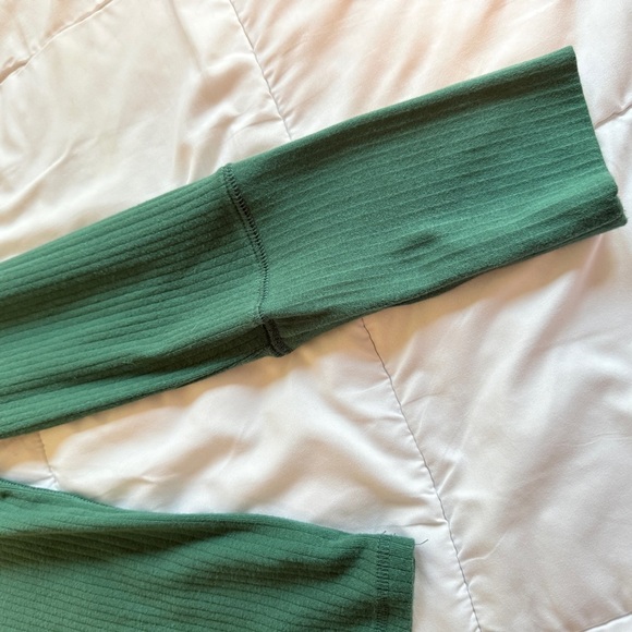 Free People Green Fitted Ribbed Long Sleeve Top EUC Light Weight Women’s Large - Picture 4 of 6